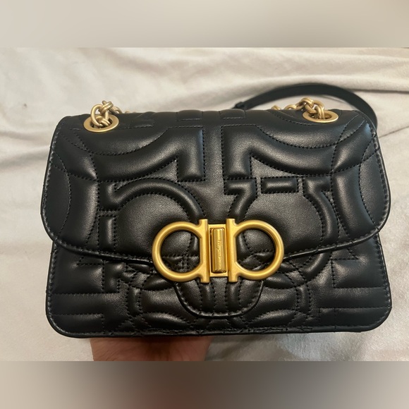 Salvatore Ferragamo gancini crossbody leather bag. - Picture 2 of 8